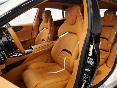 Used 2025 Ferrari Purosangue AWD/4WD image 24