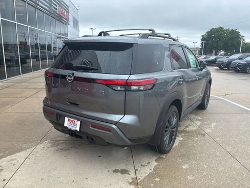 New 2026 Nissan Pathfinder SL w/ SL Premium Package FWD image 7