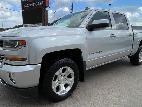 Used 2017 Chevrolet Silverado 1500 LT w/ All Star Edition AWD/4WD image 4