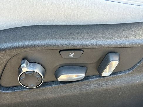 Used 2024 Cadillac XT4 Sport FWD image 14
