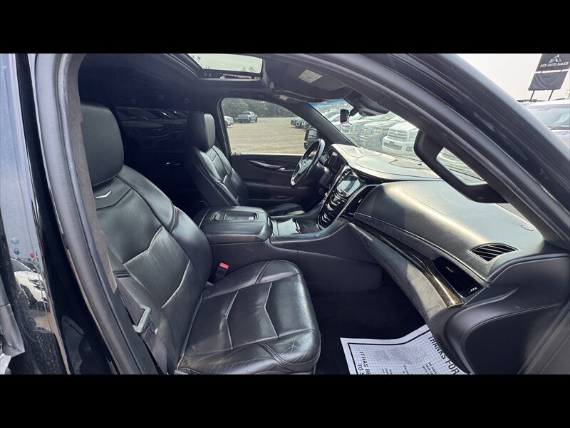 Used 2017 Cadillac Escalade Platinum AWD/4WD image 15