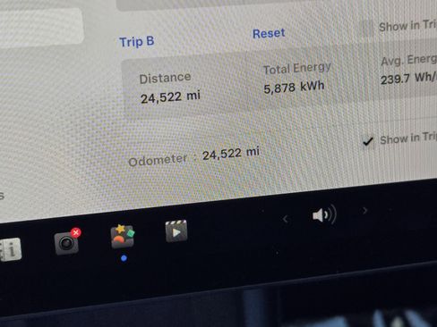 Used 2024 Tesla Model 3 Standard Range image 12