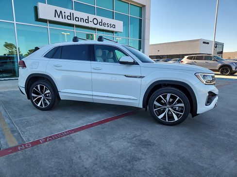 New 2026 Volkswagen Atlas Cross Sport SEL Premium R-Line image 8