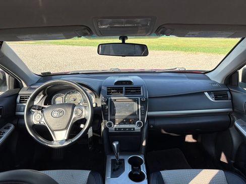 Used 2014 Toyota Camry SE FWD image 17