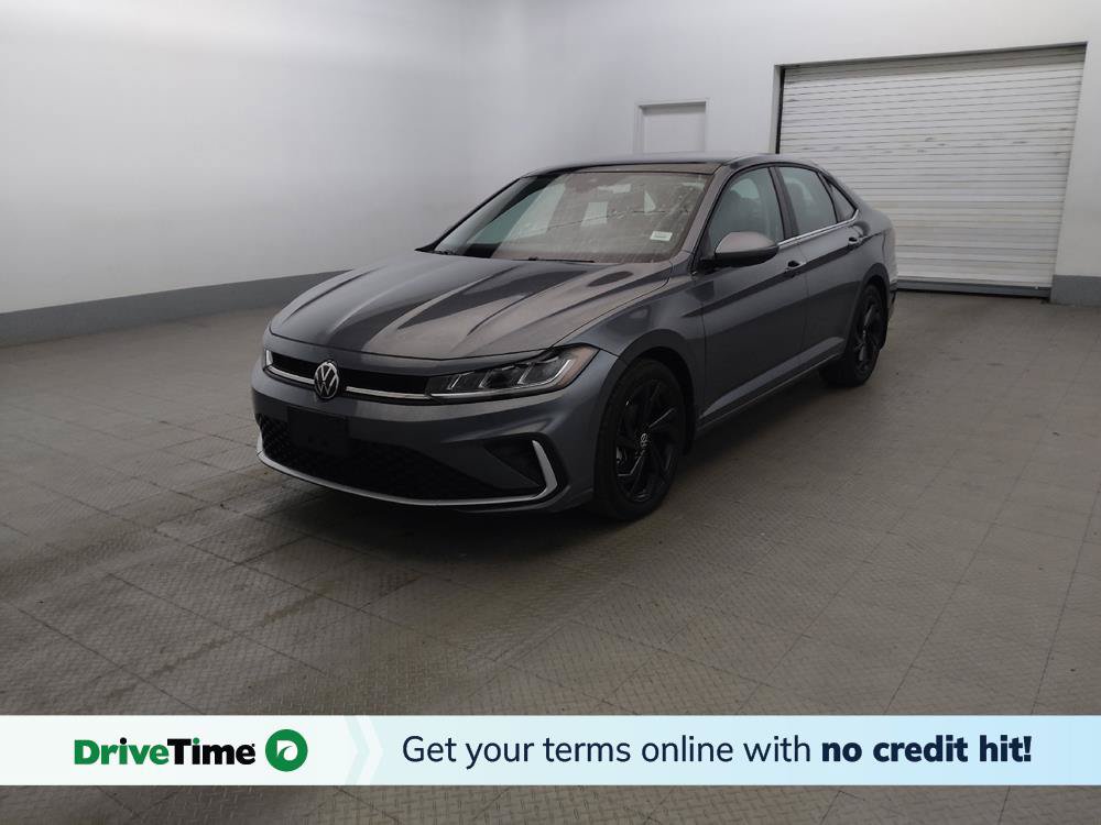 Used 2025 Volkswagen Jetta SE FWD image 1