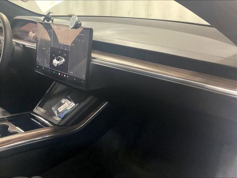 Used 2022 Tesla Model S image 14