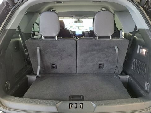 Used 2022 Ford Explorer Limited image 34