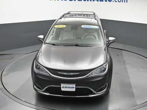 Used 2020 Chrysler Pacifica Limited w/ Tire & Wheel Group FWD image 30