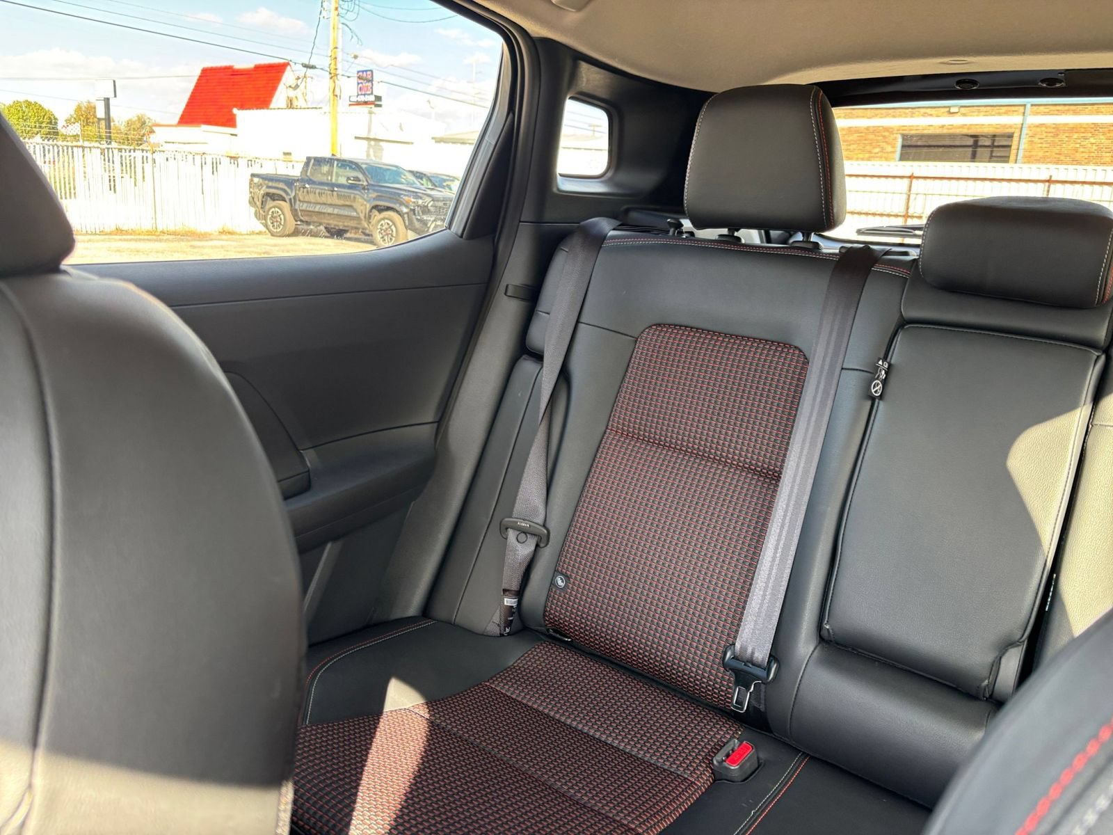 Used 2026 Nissan Kicks SR FWD image 37