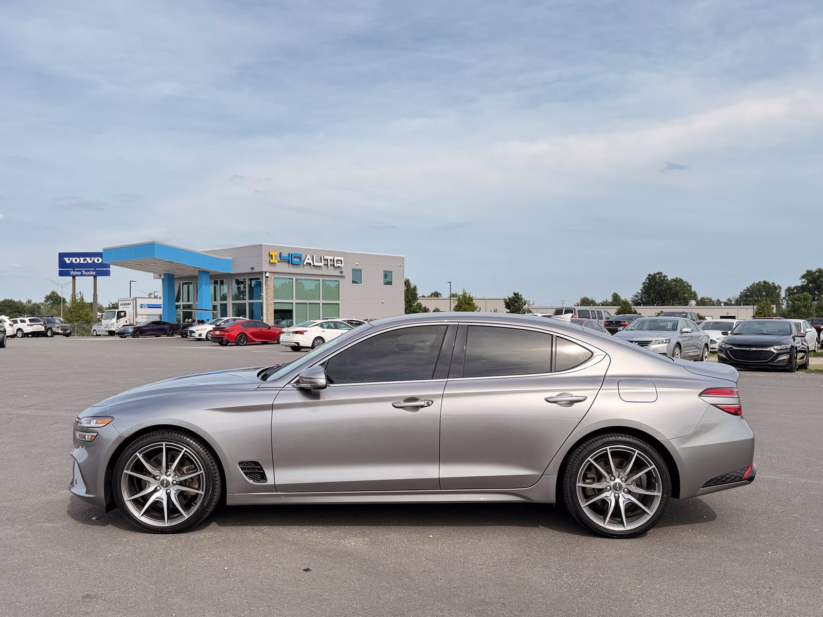 Used 2022 Genesis G70 3.3T RWD image 9