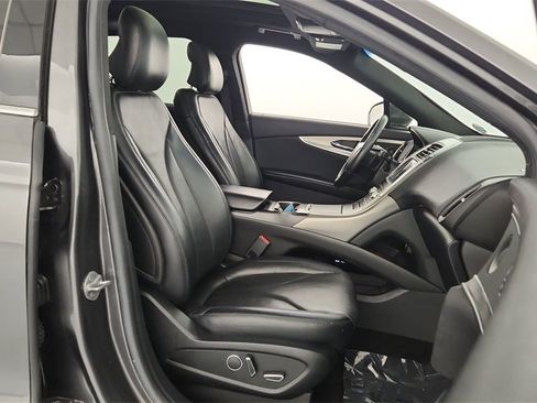 Used 2019 Lincoln Nautilus Reserve image 37