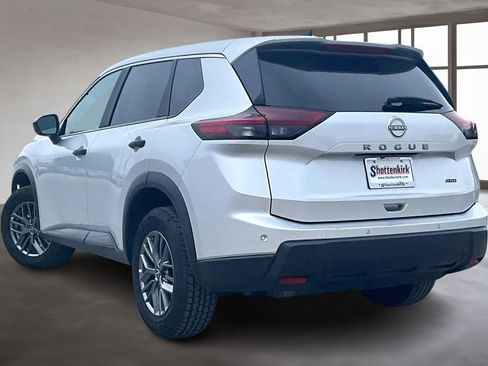Used 2024 Nissan Rogue S image 4