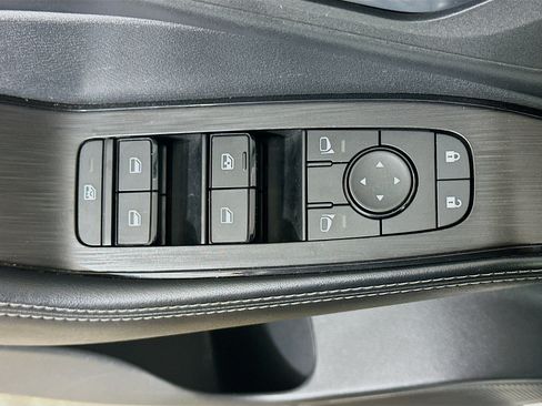 Used 2025 Nissan Rogue SV AWD/4WD image 15