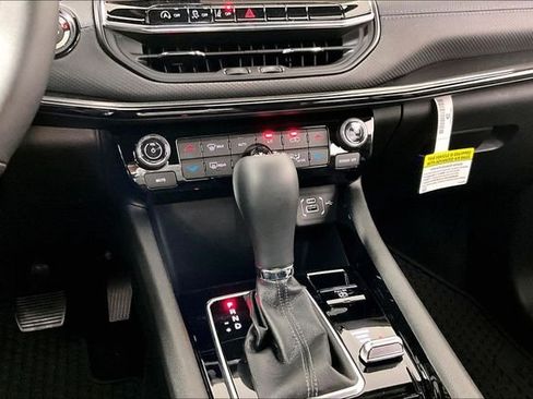 New 2026 Jeep Compass Latitude AWD/4WD image 7