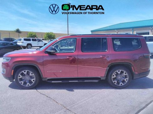 Used 2024 Jeep Wagoneer Series III AWD/4WD image 2
