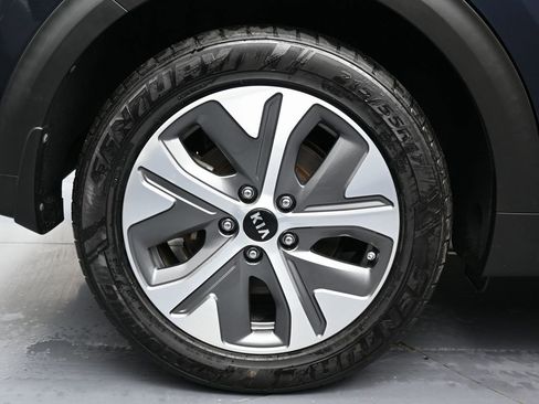 Used 2020 Kia Niro EX Premium image 14