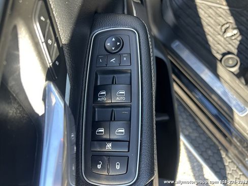 Used 2019 RAM 1500 Laramie image 25