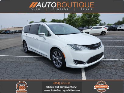 Used 2019 Chrysler Pacifica Limited w/ Tire & Wheel Group