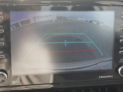 Used 2021 Toyota Corolla LE image 6