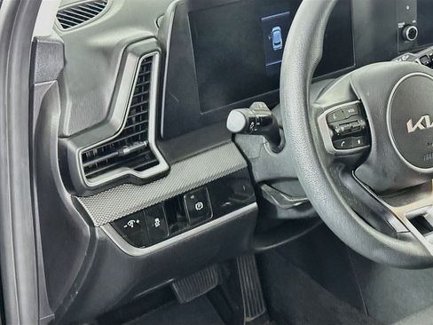 Used 2023 Kia Sportage LX FWD image 16