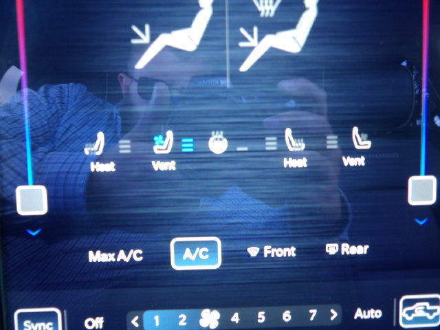 Used 2022 RAM 1500 Laramie AWD/4WD image 30