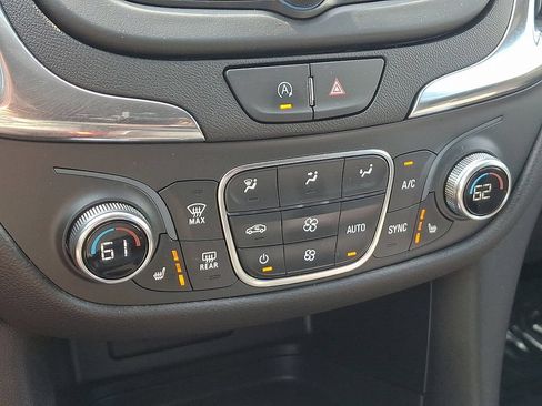 Certified 2024 Chevrolet Equinox LT FWD image 16