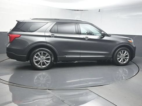 Used 2020 Ford Explorer Limited RWD image 8