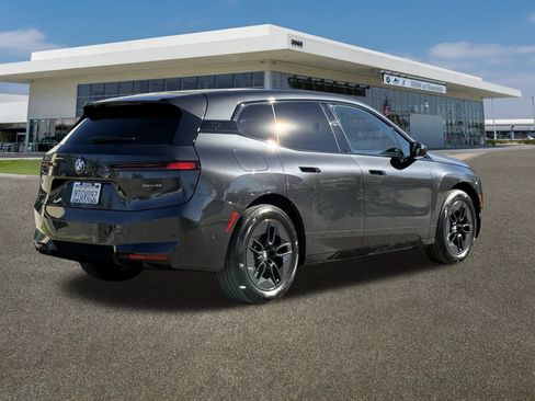 Used 2026 BMW iX xDrive60 image 11