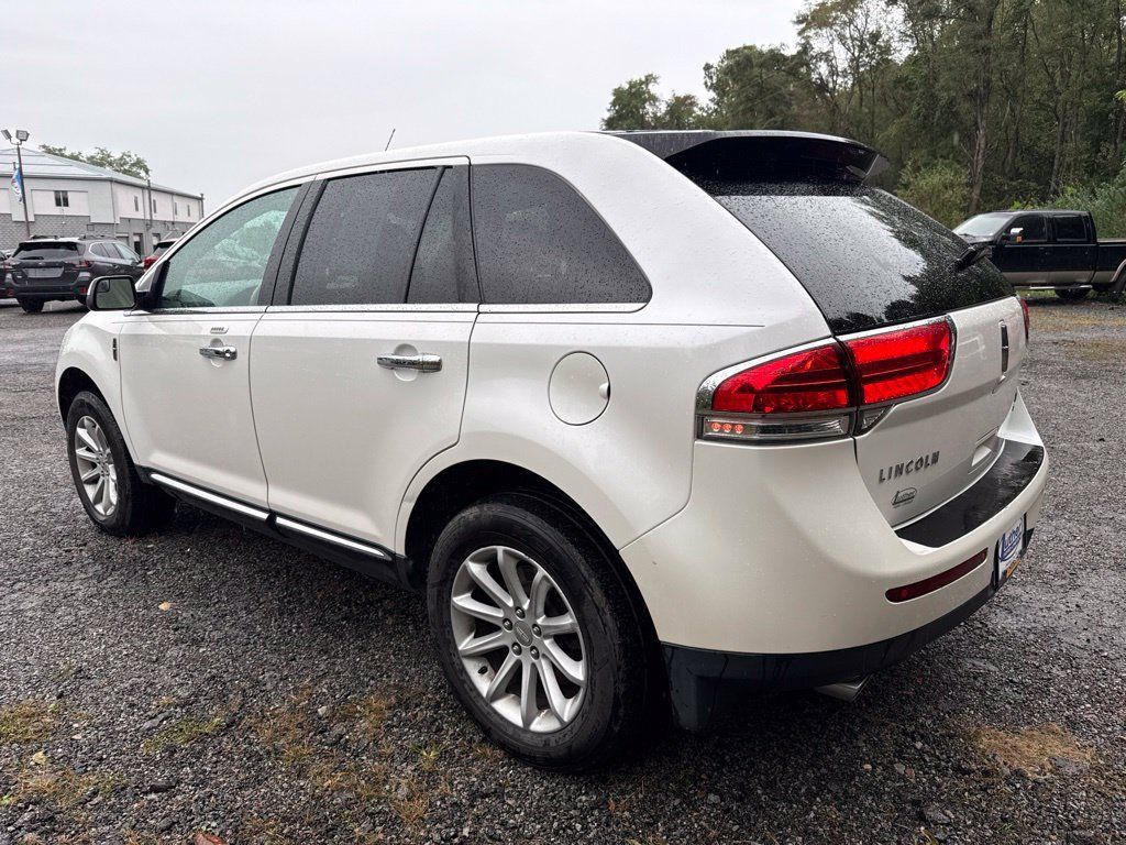 Used 2011 Lincoln MKX AWD w/ 101A Rapid Spec Order Code image 4