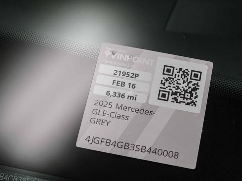 Used 2025 Mercedes-Benz GLE 450e 4MATIC image 29