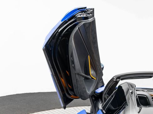 Used 2024 McLaren 750S Spider image 22