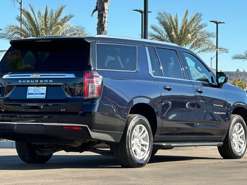 Used 2024 Chevrolet Suburban LT image 4