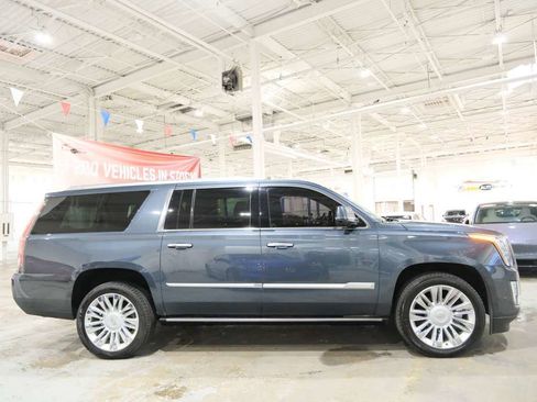 Used 2020 Cadillac Escalade ESV Platinum AWD/4WD image 15