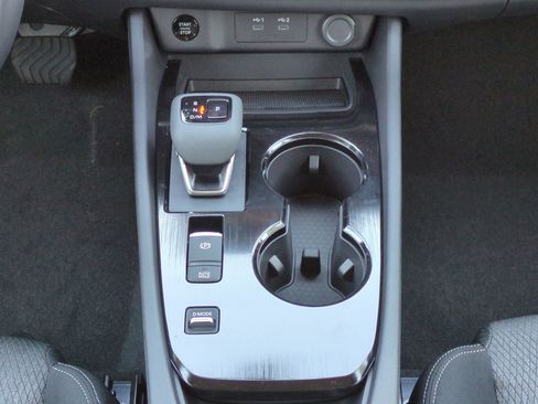 Used 2026 Nissan Rogue SV FWD image 19