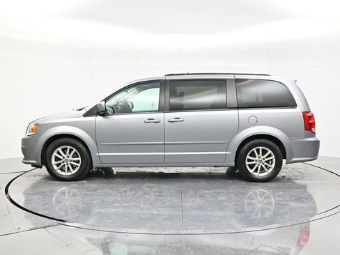 Used 2016 Dodge Grand Caravan SXT image 8