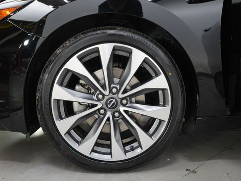 Used 2023 Nissan Maxima Platinum w/ Sport Mat Group FWD image 31