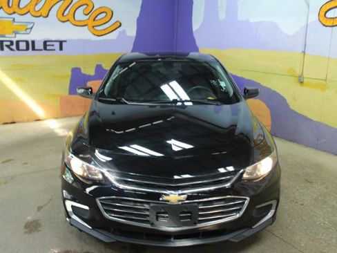 Used 2018 Chevrolet Malibu LT FWD image 3