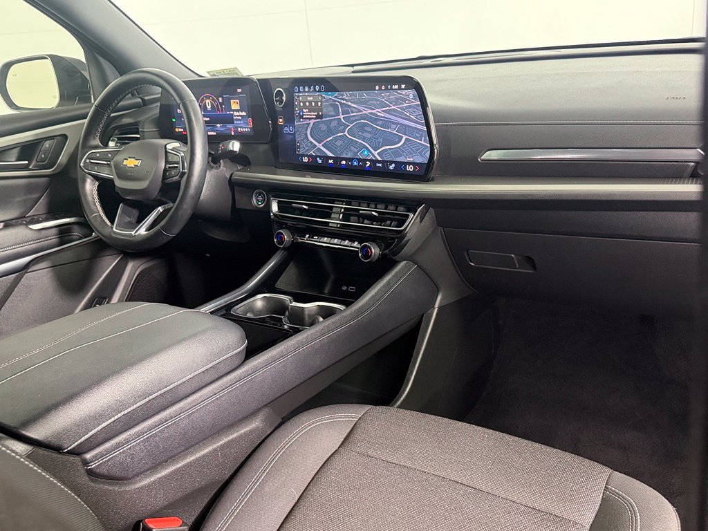 Used 2025 Chevrolet Traverse LT w/ Driver Confidence Package FWD image 28