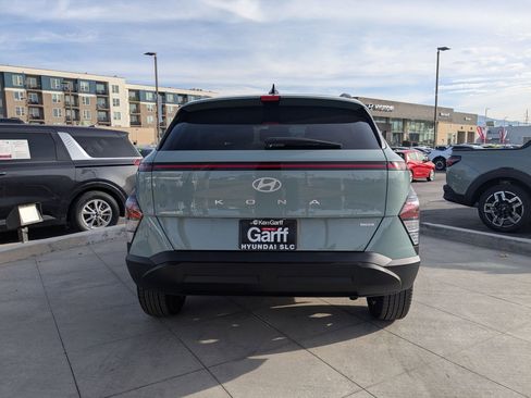 Certified 2025 Hyundai Kona SEL image 5