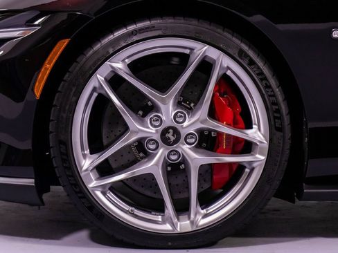 Certified 2024 Ferrari Roma Spider RWD image 64