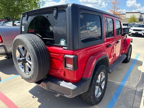 Used 2019 Jeep Wrangler Unlimited Sahara AWD/4WD image 2