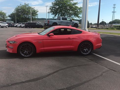 Used 2021 Ford Mustang GT RWD image 10