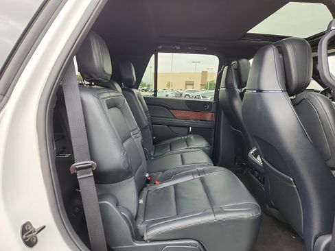 Used 2023 Lincoln Navigator Reserve AWD/4WD image 14
