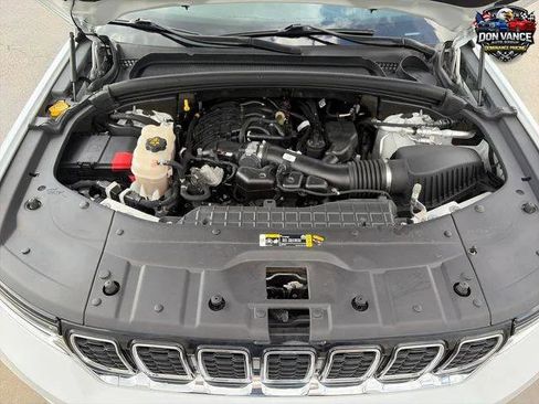 Certified 2022 Jeep Grand Cherokee Limited AWD/4WD image 22