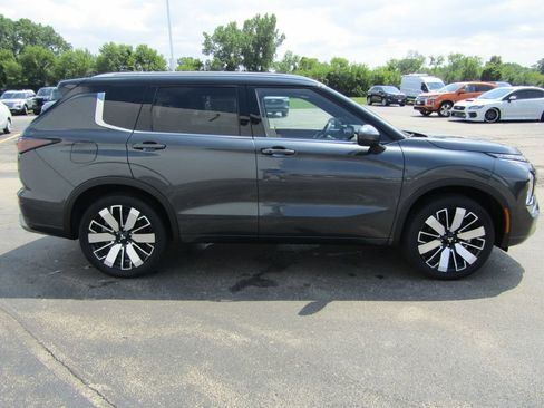 Used 2025 Mitsubishi Outlander SEL AWD/4WD image 9