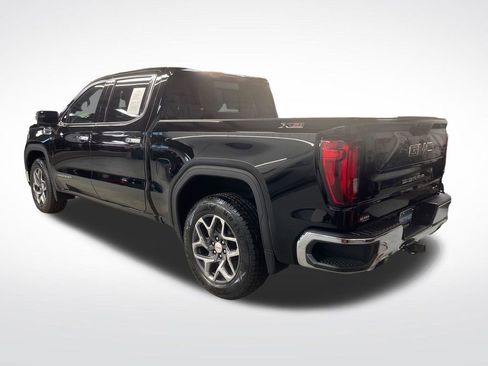 Used 2023 GMC Sierra 1500 SLT AWD/4WD image 3