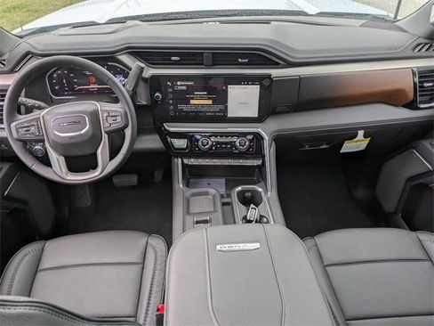 New 2026 GMC Sierra 2500 Denali w/ Denali Reserve Package image 15
