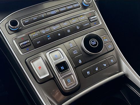 Used 2022 Hyundai Santa Fe Calligraphy image 18