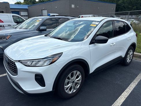 Used 2025 Ford Escape Active w/ Active Premium Tech Pack FWD image 1