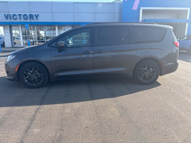 Used 2018 Chrysler Pacifica Limited w/ Advanced Safetytec Group FWD image 2